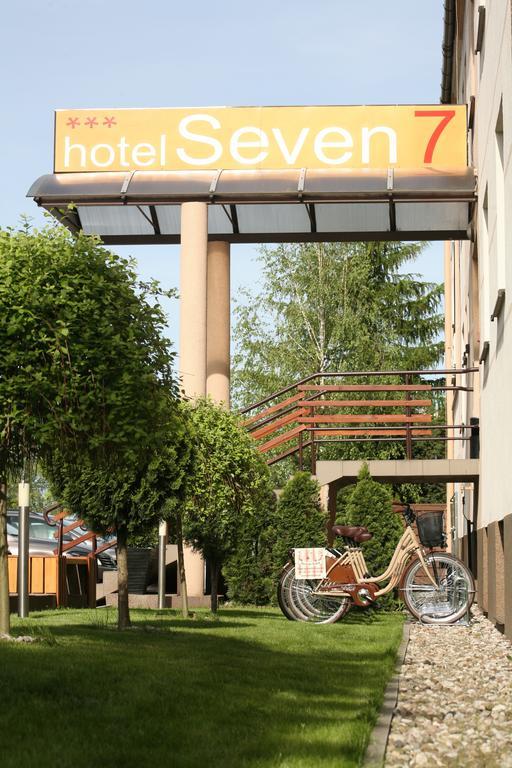Hotel Seven 7 Kaliszki Eksteriør billede