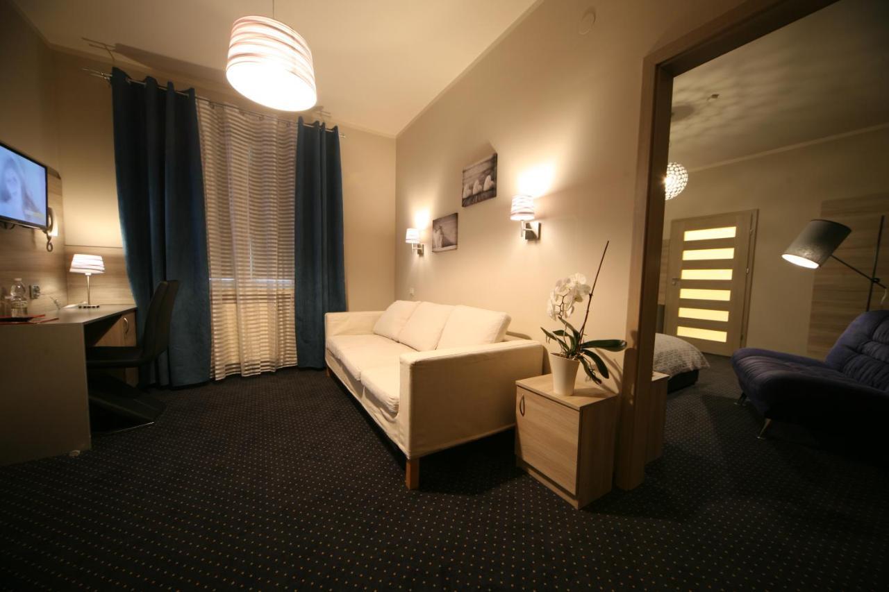 Hotel Seven 7 Kaliszki Eksteriør billede